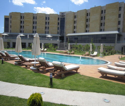 DOUBLETREE BY HILTON